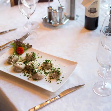 Alfonsstueberl - & Restaurant 3* انرفلغراتن